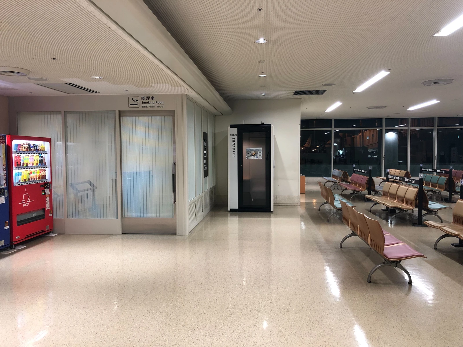 那覇空港　保安エリア内 2